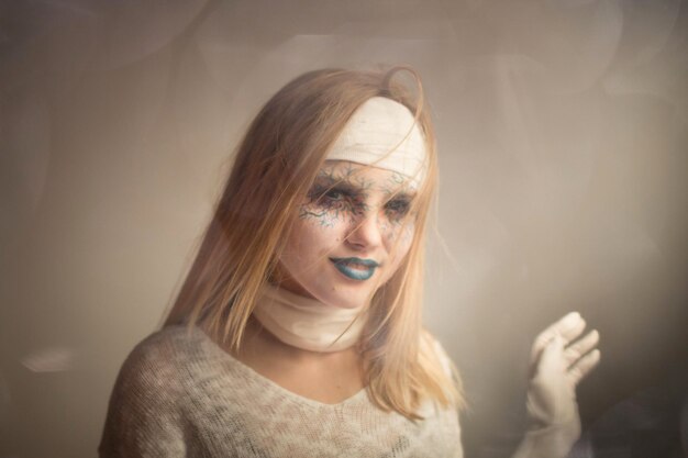 Photo close-up of woman with halloween make-up