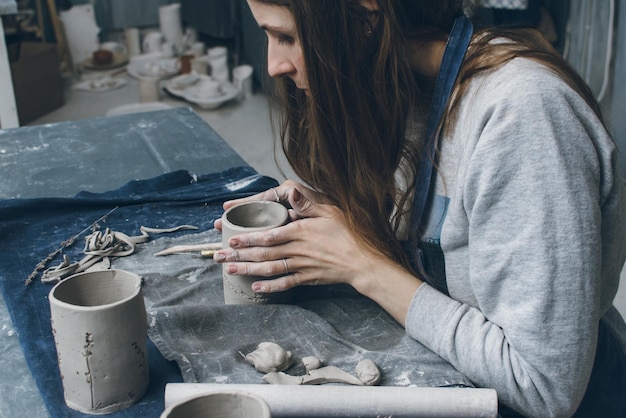 Photo close-up of woman working at table