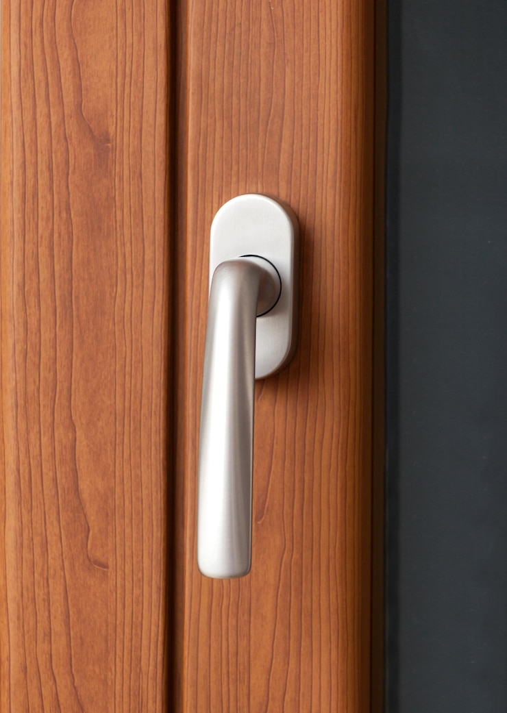 Photo close-up of wooden door