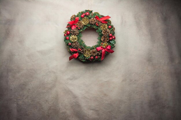 Photo close-up of wreath on fabric