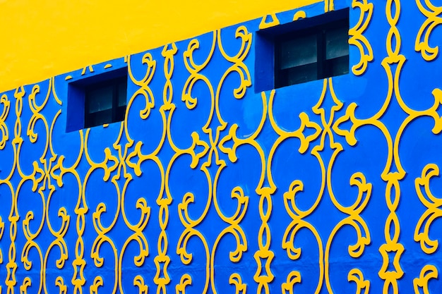 Photo close-up of yellow building