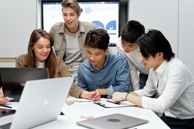 Photo close up on young business person doing internship