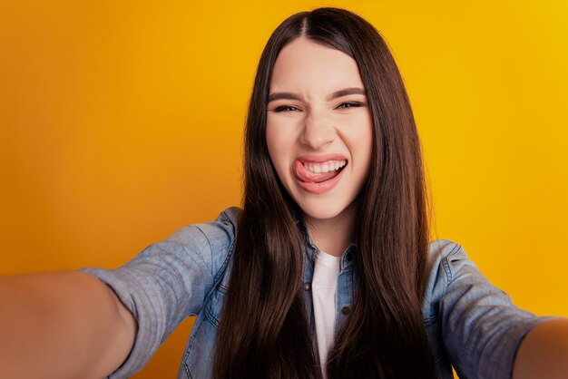  Tongue Out Selfie Images - Free Download on Freepik