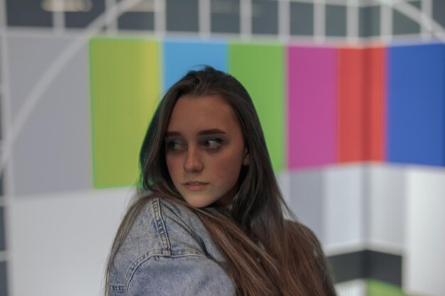 Photo close-up of young woman at home