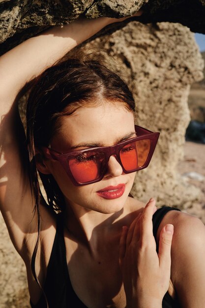 Photo close-up of young woman wearing sunglasses