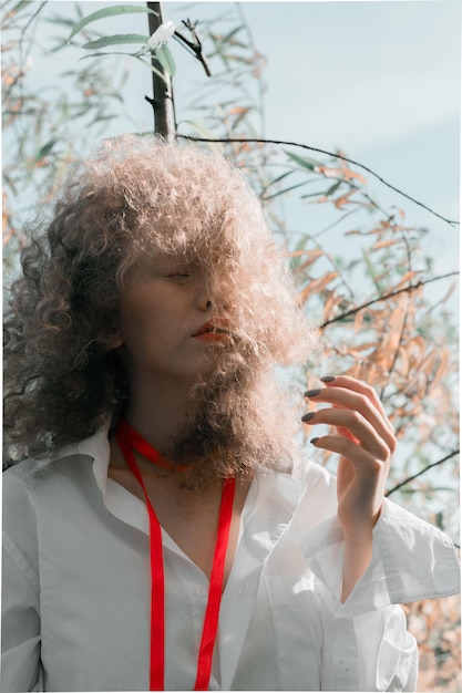 Photo close-up of young woman with eyes closed