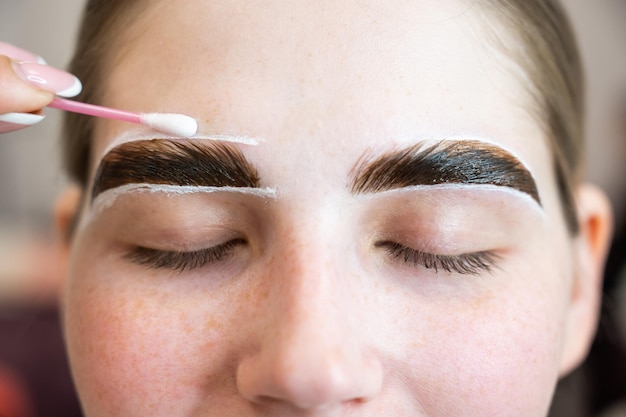 Foto close-up di una giovane donna