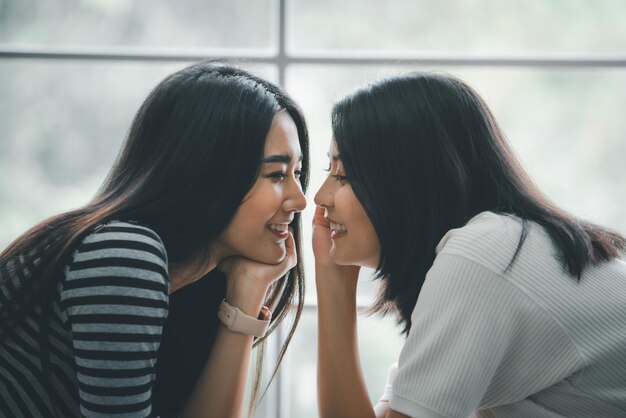 若い女性のクローズアップ