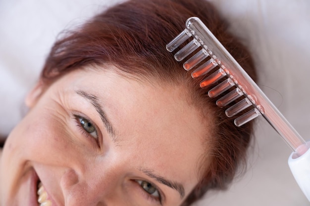 Foto close-up di una giovane donna