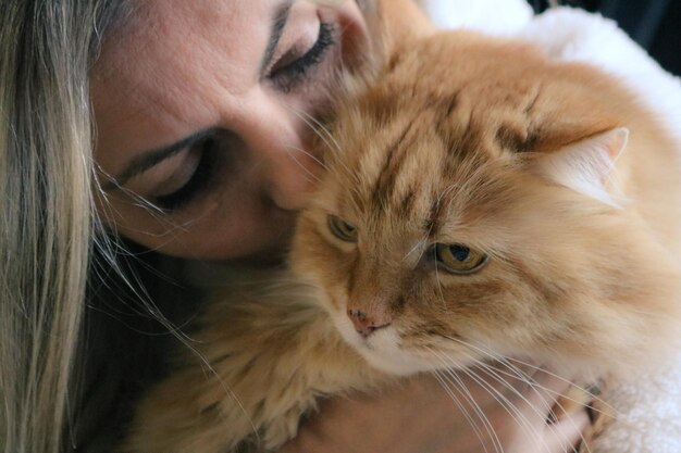 Foto close-up di una giovane donna