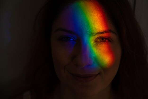 Foto close-up di una giovane donna