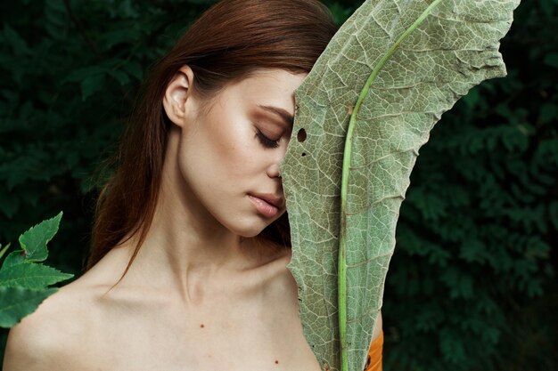 Foto close-up di una giovane donna