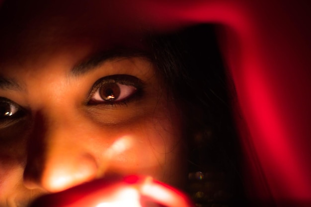 Foto close-up di una giovane donna