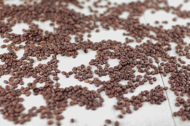 Photo close upcoffee beans on white background