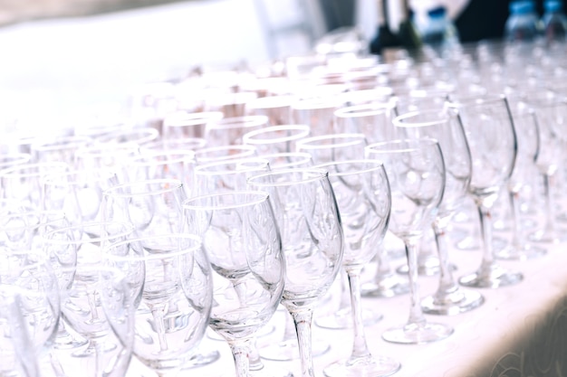 Close upempty glass glasses on the table in the restaurant