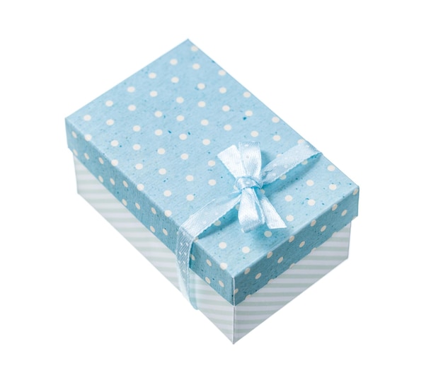 Confezione regalo blu chiusa isolata su bianco