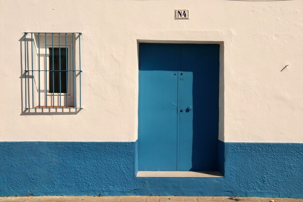 Foto porta chiusa dell'edificio