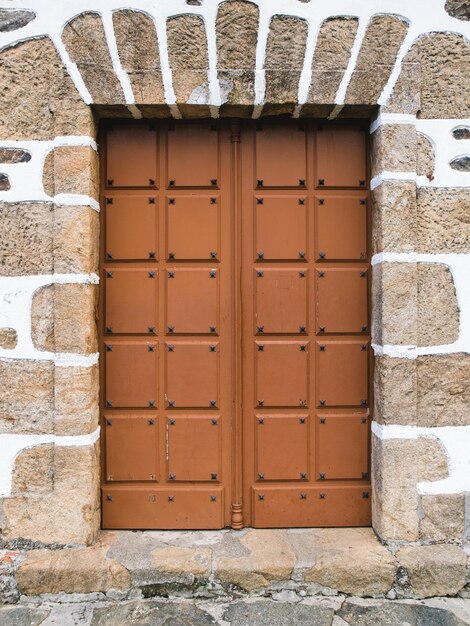 Foto porta chiusa dell'edificio