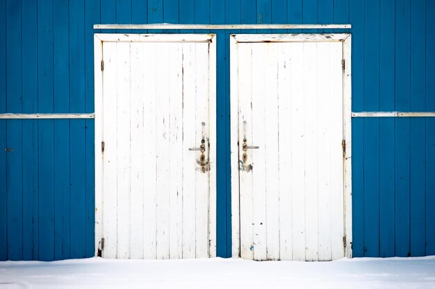 Photo closed door of building