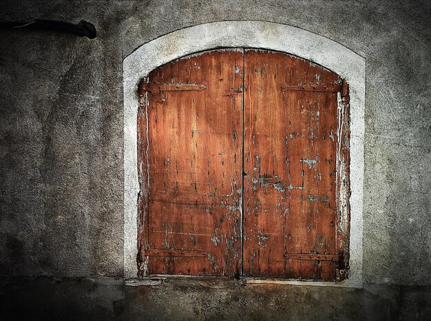 Photo closed door of building