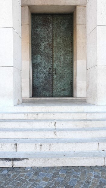 Photo closed door of old building