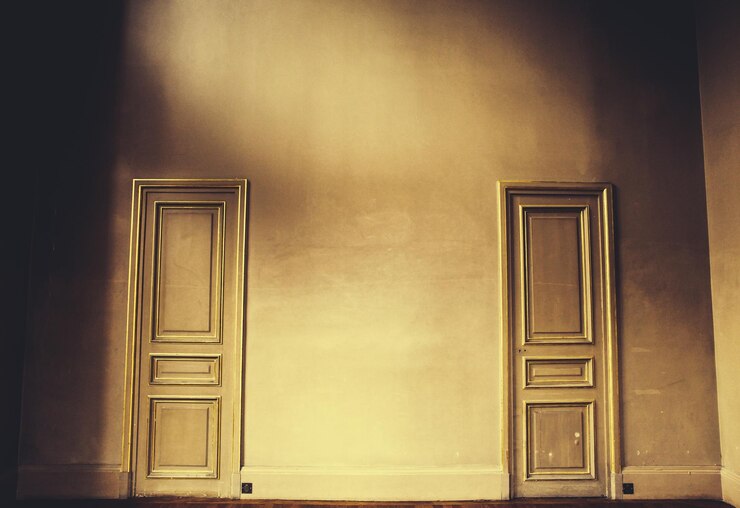 Photo closed doors on building