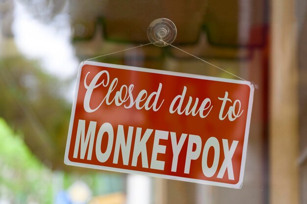 Photo closed due to monkeypox sign