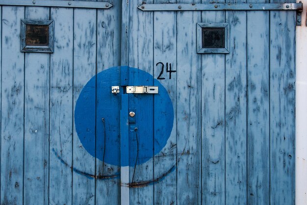 Foto porta di legno chiusa