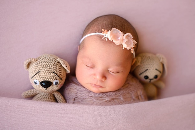 근접 촬영 아름다운 잠자는 아기 소녀 신생아 잠자는 소녀