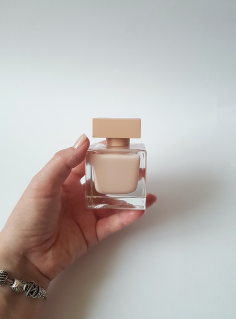 Closeup of creamcolored eau de Parfum