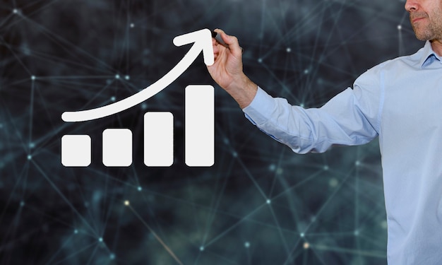 Крупным планом изображение бизнесмена, рисование графа