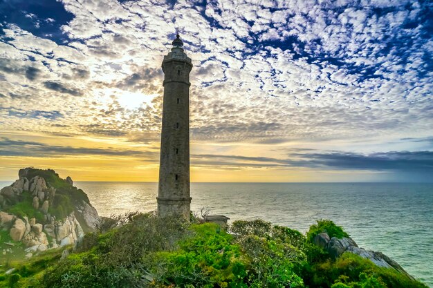 Foto close-up del faro di ke ga visto dall'alto questo è un antico faro costruito in francia