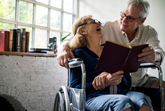 Фото Макрофотография старших пара вместе читать счастливые моменты