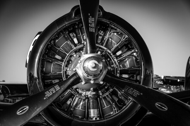 Photo closeup shot of an aircraft engine