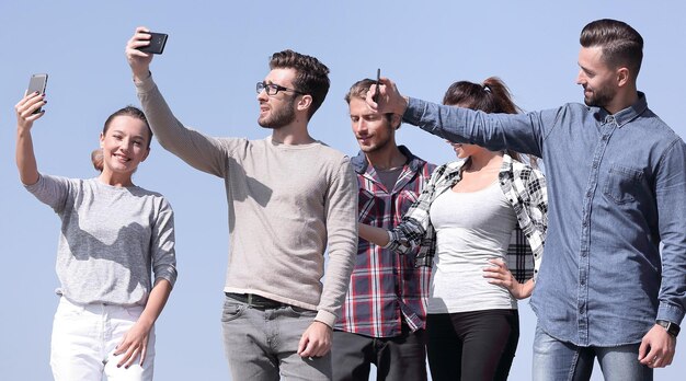 Photo closeuptoday's young people are taking selfies