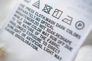 Etichetta in tessuto con istruzioni per la cura del bucato