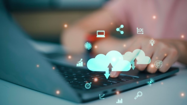 Concetto di cloud computingil cloud computing virtuale con elementi del mondo e della tecnologia come il download del caricamento i big data della gestione della tecnologia cloud includono la strategia aziendale e il cliente