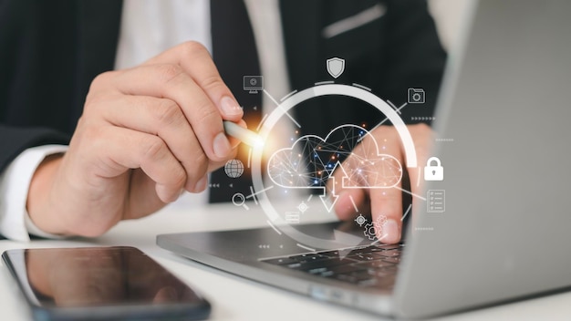 클라우드 컴퓨팅은 데이터 정보를 다운로드 및 로드하고 시스템 네트워크 애플리케이션에 업로드합니다. 기술 변환 개념