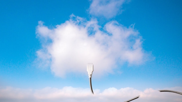 Фото Значок облачных технологий для концепции глобального бизнеса на небе