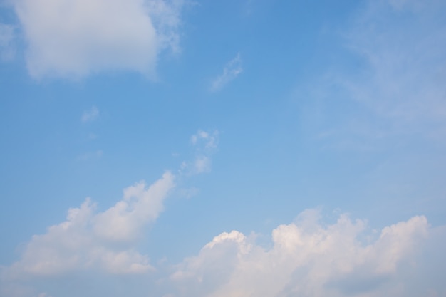 雲と美しい空