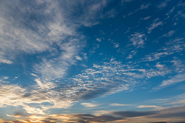 Foto nuvole e cielo blu