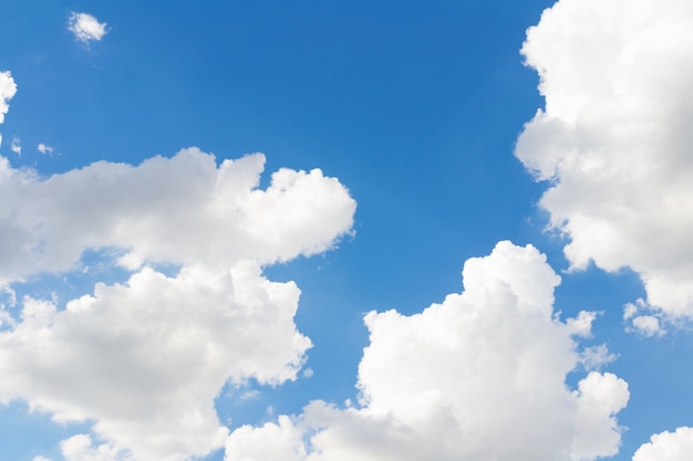 雲の青い空