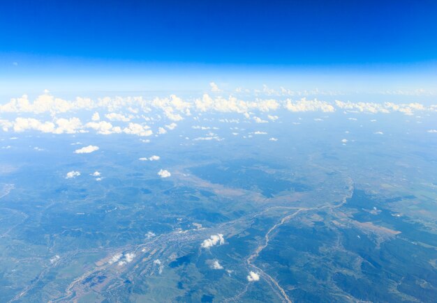 Nuvole nel cielo blu