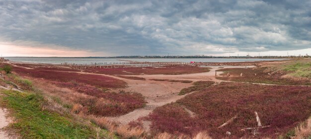 Si rannuvola salt lake vicino a odessa, ucraina