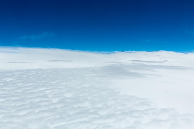 成層圏の雲と空