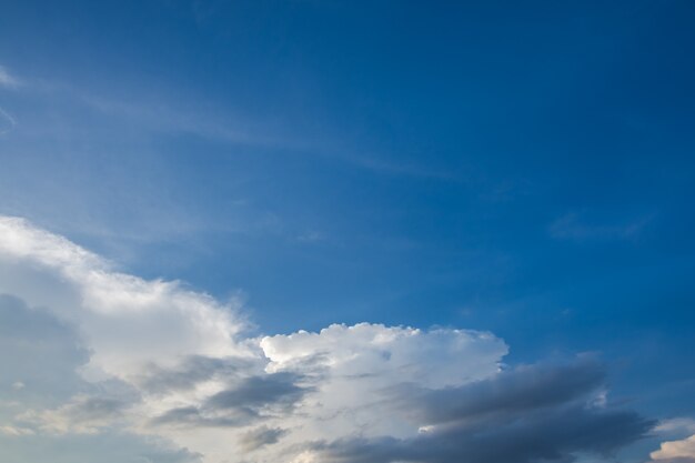 雲と空