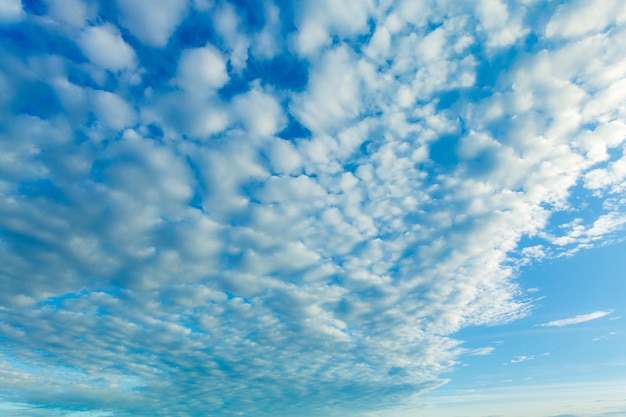 雲と空青い空と白い雲