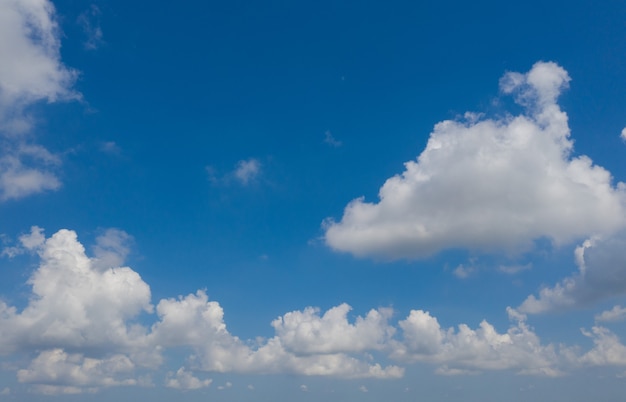 Cloudscape-achtergrond, zomertijd, mooie lucht