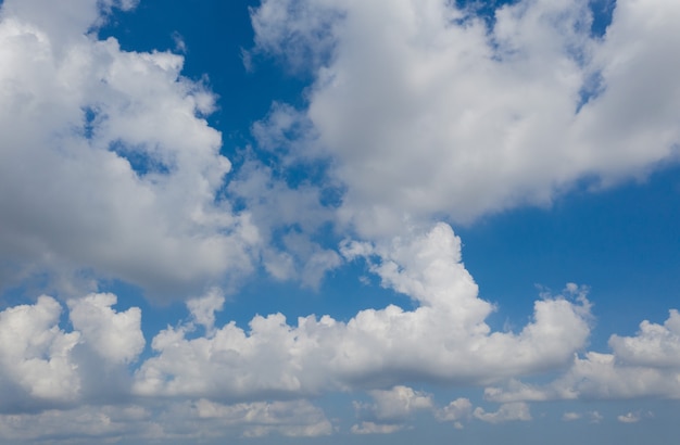 Cloudscape-achtergrond, zomertijd, mooie lucht