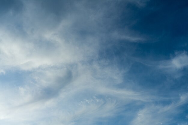 Cloudscape Blauwe lucht en witte wolk